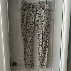 7 For All Mankind Skinny Jeans in Black and White